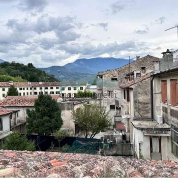 FABBRICATO RESIDENZIALE E COMMERCIALE a Vittorio Veneto