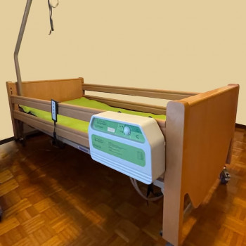 Letto Elettrico Luna 2 - Vermeiren con materasso pneumatico Alfacel
