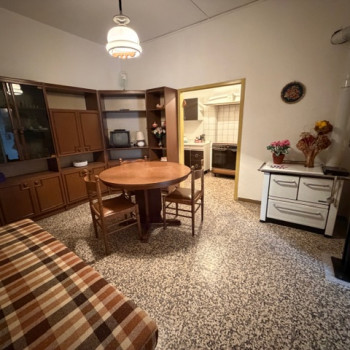 SAMBRUSON CASA SINGOLA CON 1300MQ DI GIARDINO