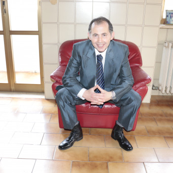 ITALIANO  CERCA   FIDANZATA