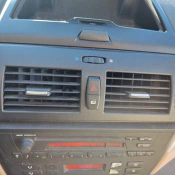 Bocchetta clima centrale BMW X3   del 2008