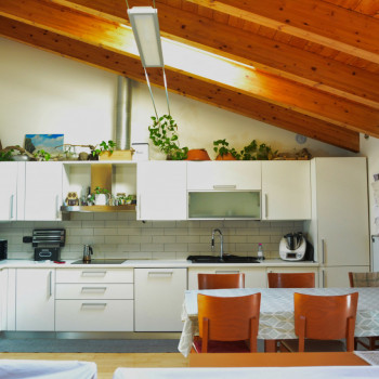 Riva del Garda mansarda tra camere a tra sport e natura