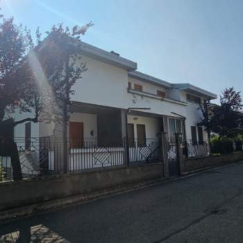 Villa in vendita a Rivarolo Canavese (Torino)