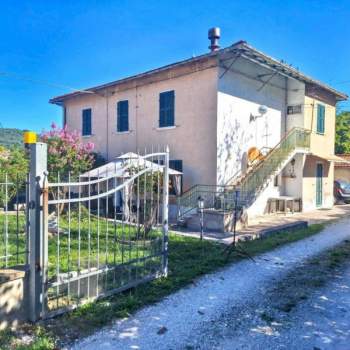Casa singola in vendita a Acqualagna (Pesaro e Urbino)