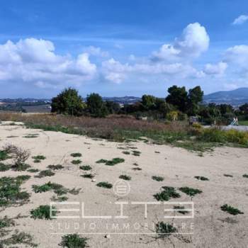 Terreno in vendita a Osimo (Ancona)