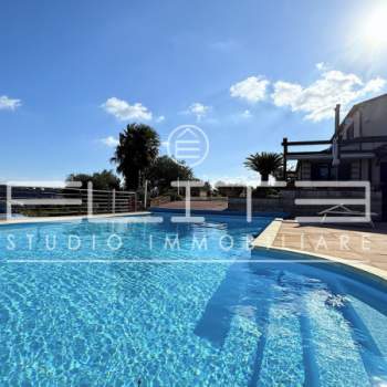 Villa in vendita a Ancona (Ancona)