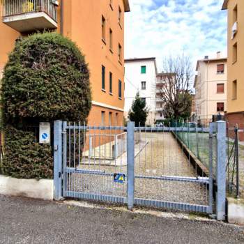 Magazzino in vendita a Bologna (Bologna)