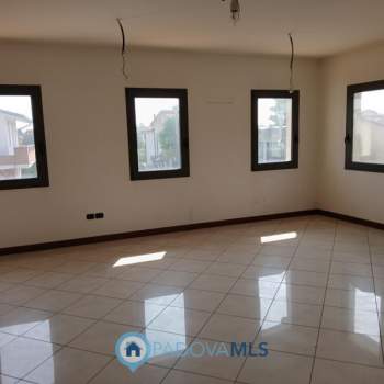 Ufficio in vendita a Foss&ograve; (Venezia)