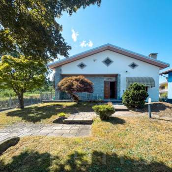 Villa in vendita a Gozzano (Novara)