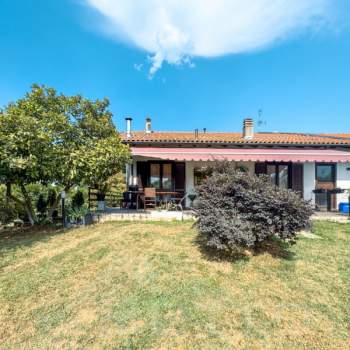 Bifamiliare in vendita a Borgomanero (Novara)