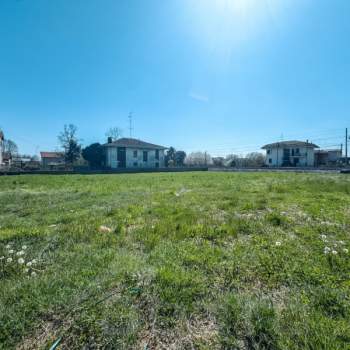 Terreno in vendita a Borgomanero (Novara)