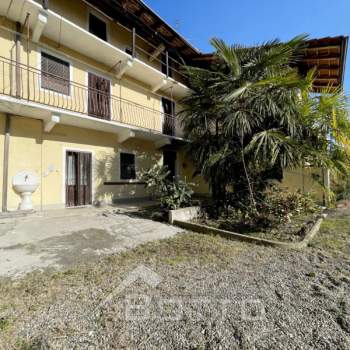 Casa singola in vendita a Bogogno (Novara)