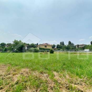 Terreno in vendita a Gattico-Veruno (Novara)