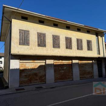 Magazzino in vendita a Ruda (Udine)