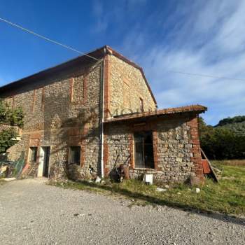 Rustico in vendita a Magione (Perugia)