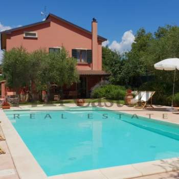 Villa in vendita a Castiglione del Lago (Perugia)