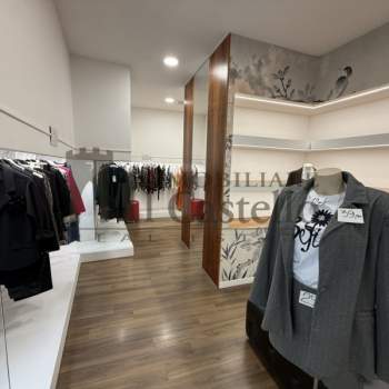 Negozio in vendita a Castiglione del Lago (Perugia)