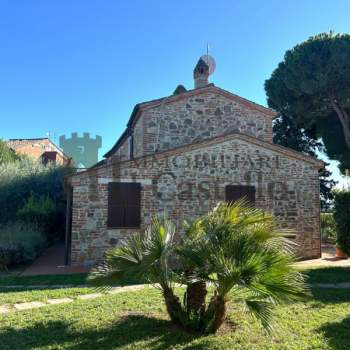 Rustico in vendita a Castiglione del Lago (Perugia)