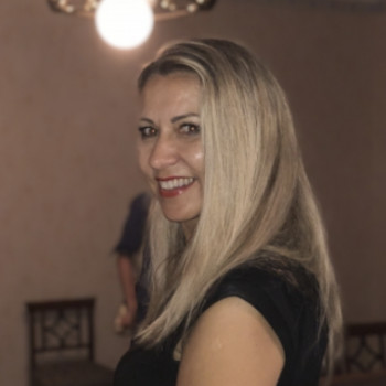 Ivana, donna sensuale 