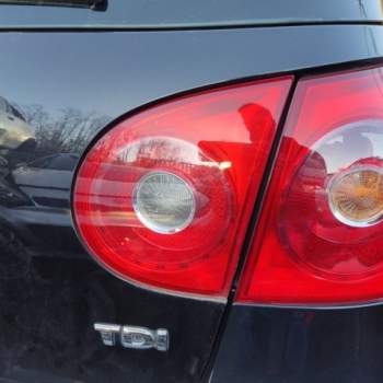 Fanale post dx int VOLKSWAGEN GOLF 5  del 2005