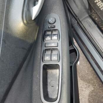 Coman vetri ant sx FIAT GRANDE PUNTO 2013