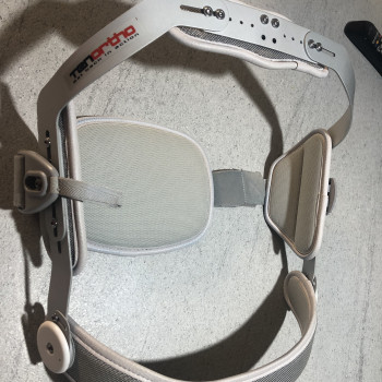 TUTORE A TRE SUPPORTI