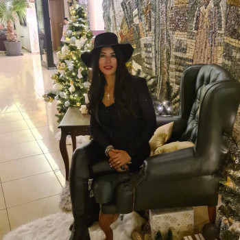 Regina, donna sensuale e giovanile