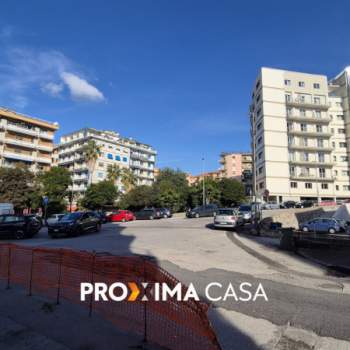 Negozio in vendita a Salerno (Salerno)