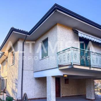 Villa in vendita a Nuvolera (Brescia)