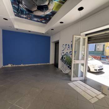 Negozio in affitto a Torre del Greco (Napoli)