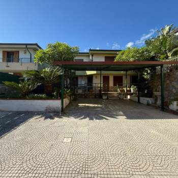 Villa in vendita a Altavilla Milicia (Palermo)