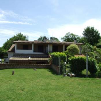 Villa in vendita a Nepi (Viterbo)