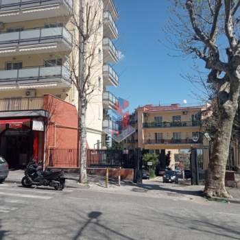 Appartamento in vendita a Napoli (Napoli)