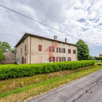 Rustico in vendita a Fontanellato (Parma)