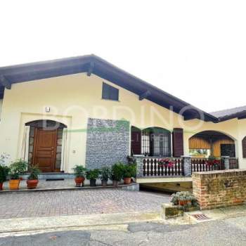 Villa in vendita a Govone (Cuneo)