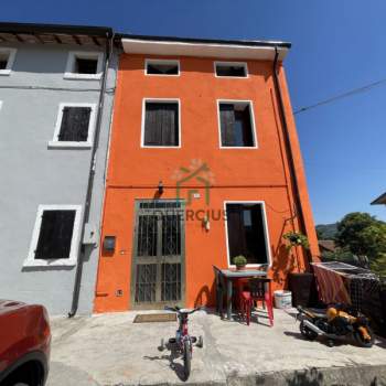 Rustico in vendita a Monteforte d'Alpone (Verona)