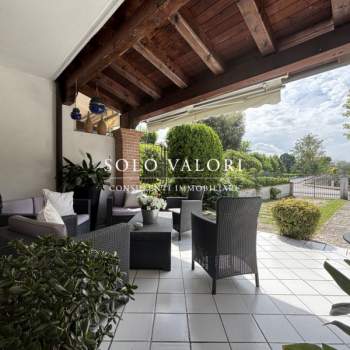 Trifamiliare in vendita a Resana (Treviso)