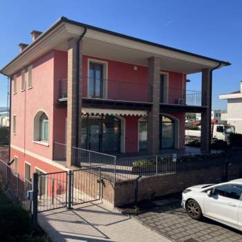 Ufficio in vendita a Due Carrare (Padova)