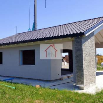 Bifamiliare in vendita a Giavera del Montello (Treviso)