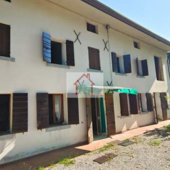 Rustico in vendita a Giavera del Montello (Treviso)