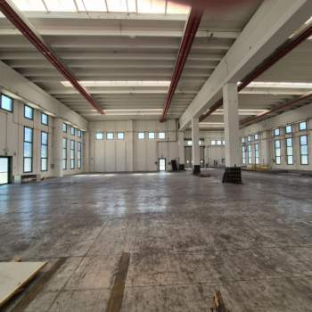 Capannone in vendita a Velo d'Astico (Vicenza)