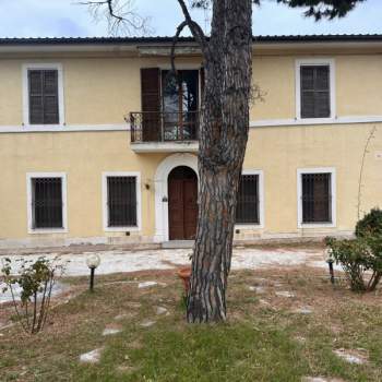 Villa in vendita a Ancona (Ancona)