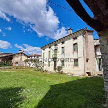 Bifamiliare in vendita a San Vito di Leguzzano (Vicenza)