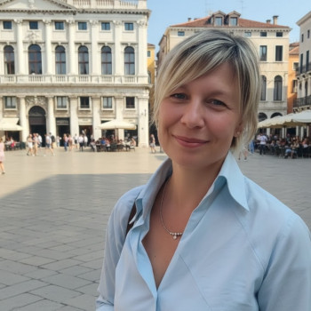 Lucia, donna di bella presenza