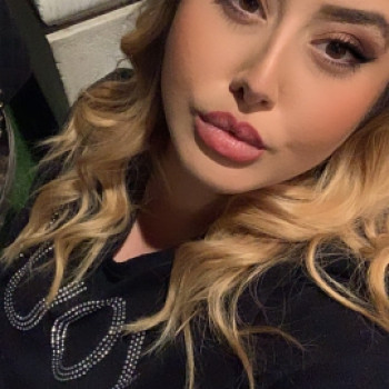 Angela, ragazza single 30 anni 