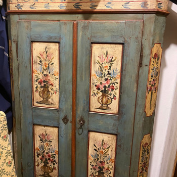 ARMADIO ANTICO DECORATO TIROLESE