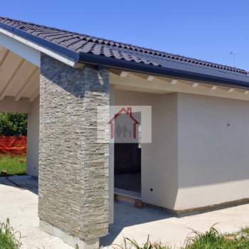 Bifamiliare in vendita a Giavera del Montello (Treviso)