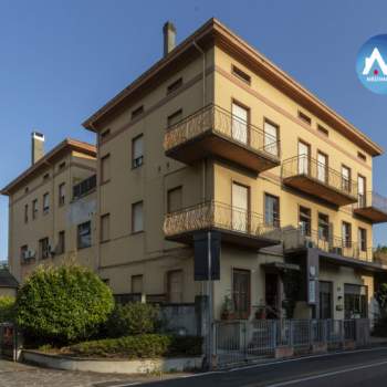 Palazzo in vendita a Pesaro (Pesaro e Urbino)