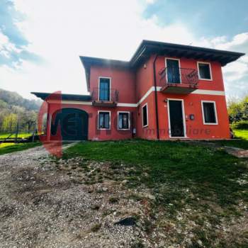 Villa in vendita a Cornedo Vicentino (Vicenza)