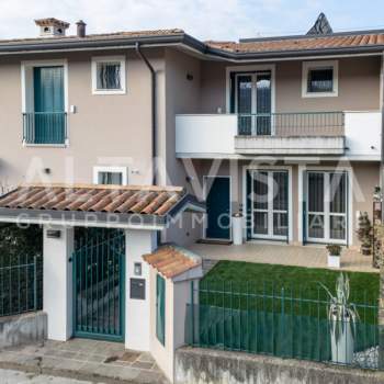 Casa a schiera in vendita a Rezzato (Brescia)